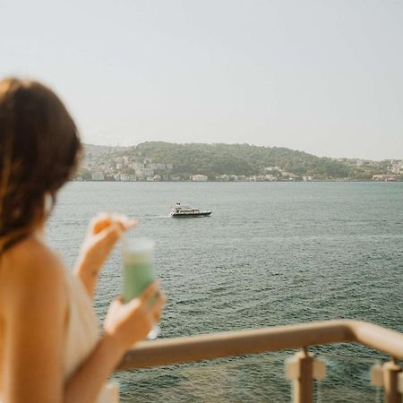Radisson Blu Bosphorus Hotel Istanbul Bagian luar foto View of the Gulf of Pag from the town of Pag