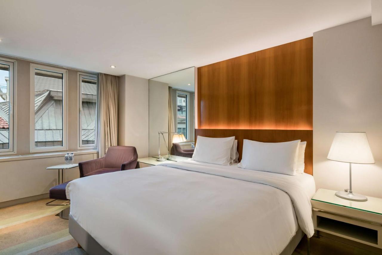 Radisson Blu Bosphorus Hotel Istanbul Bagian luar foto A room at the hotel