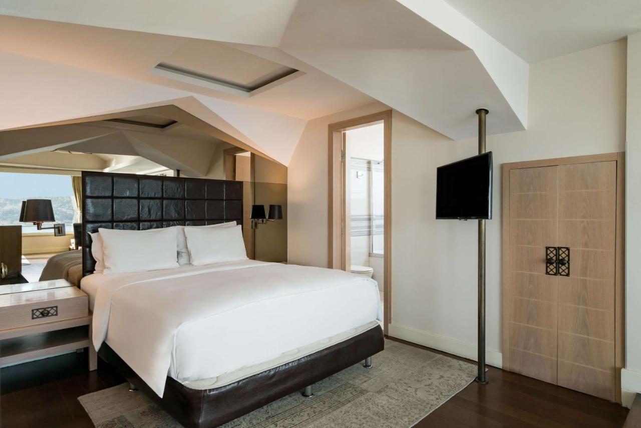 Radisson Blu Bosphorus Hotel Istanbul Bagian luar foto A bedroom at the hotel