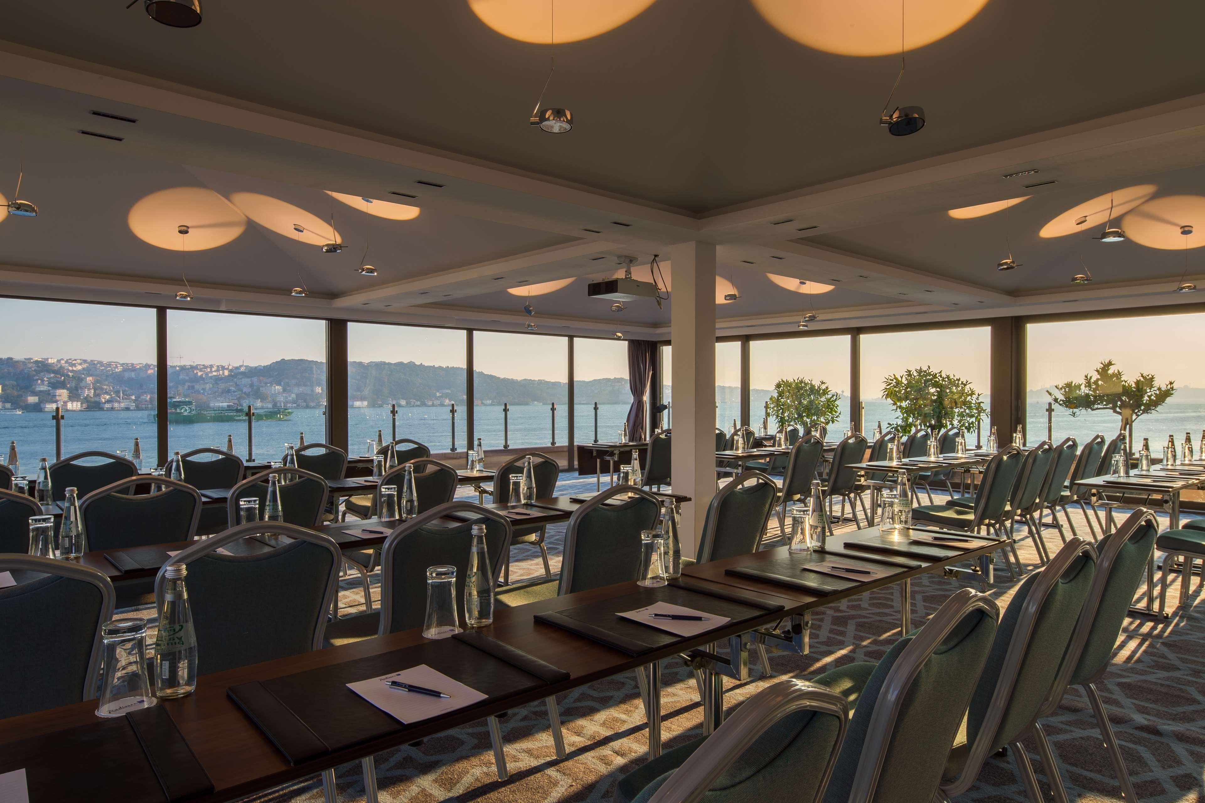 Radisson Blu Bosphorus Hotel Istanbul Bagian luar foto The interior of the hotel