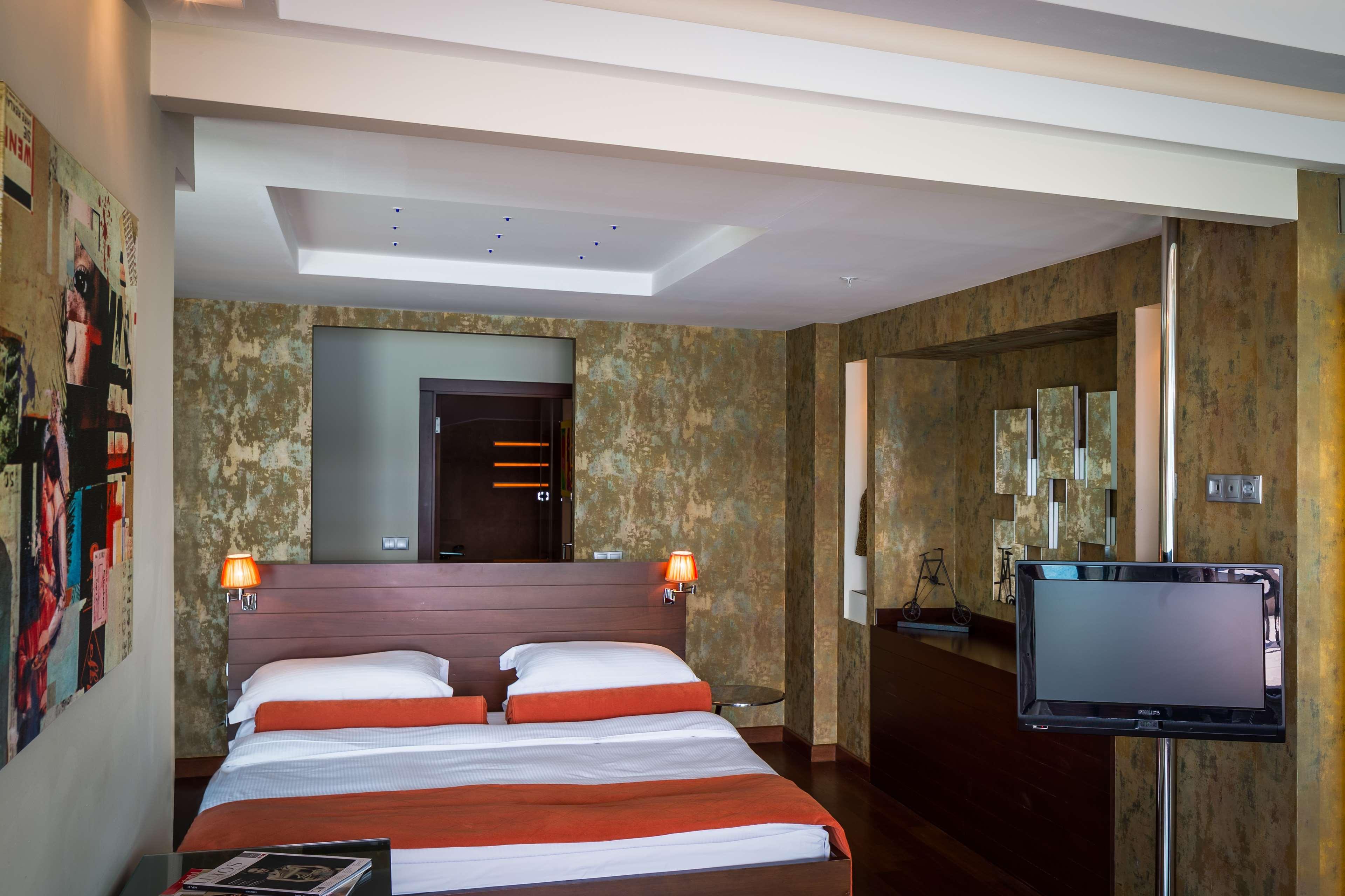 Radisson Blu Bosphorus Hotel Istanbul Bagian luar foto A bedroom at the hotel