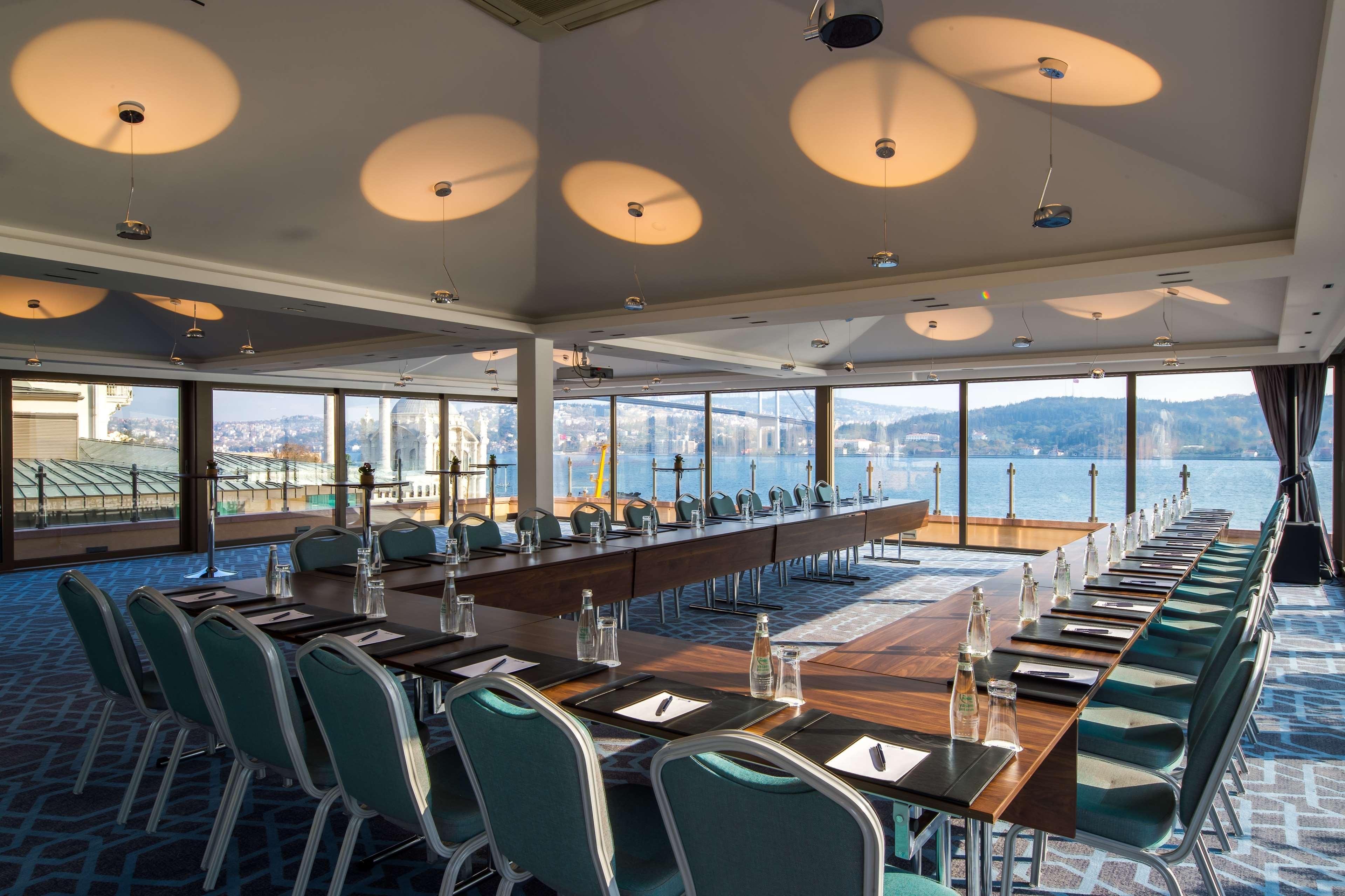 Radisson Blu Bosphorus Hotel Istanbul Bagian luar foto The meeting room