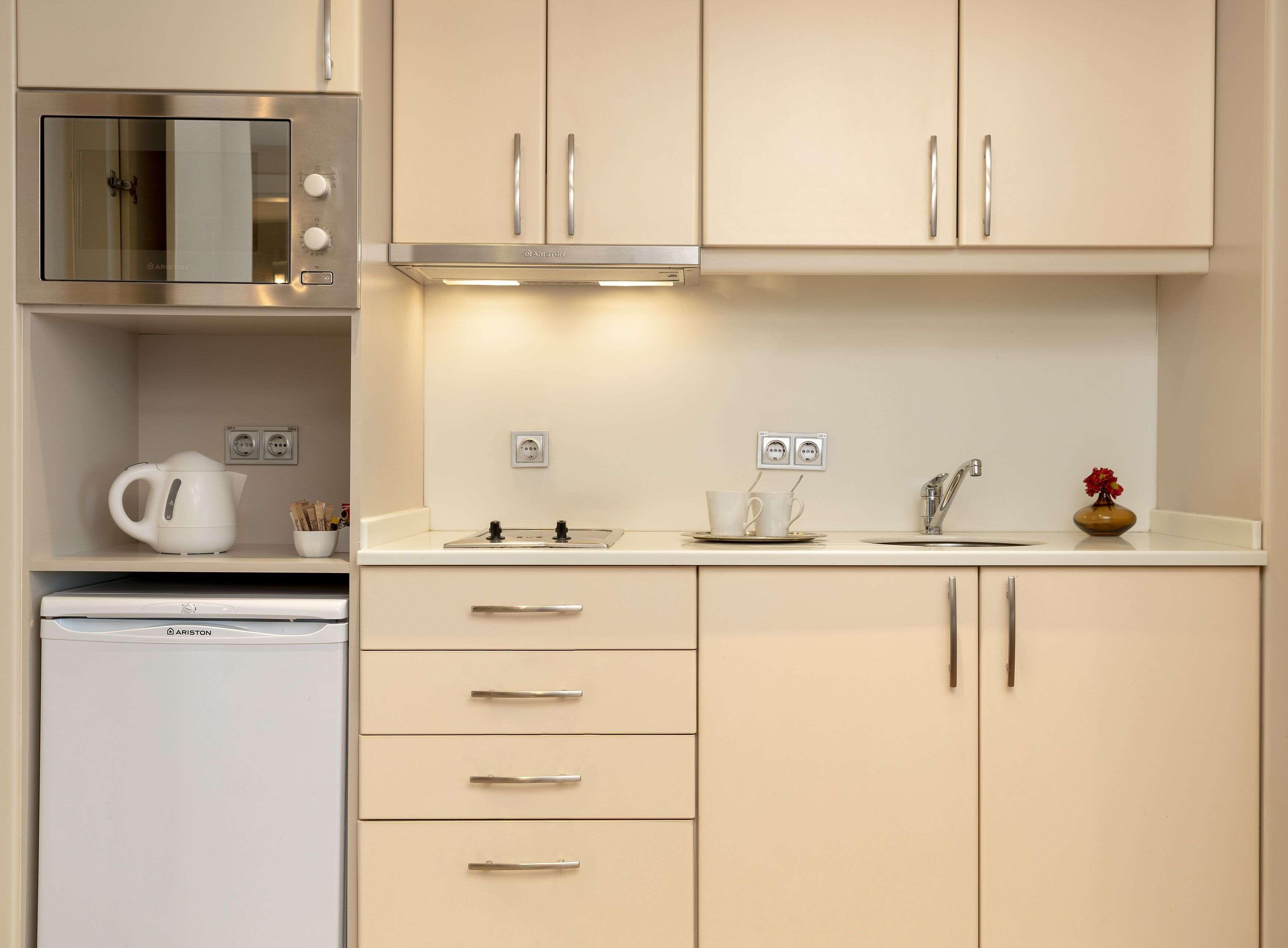 Radisson Blu Bosphorus Hotel Istanbul Bagian luar foto A typical kitchenette