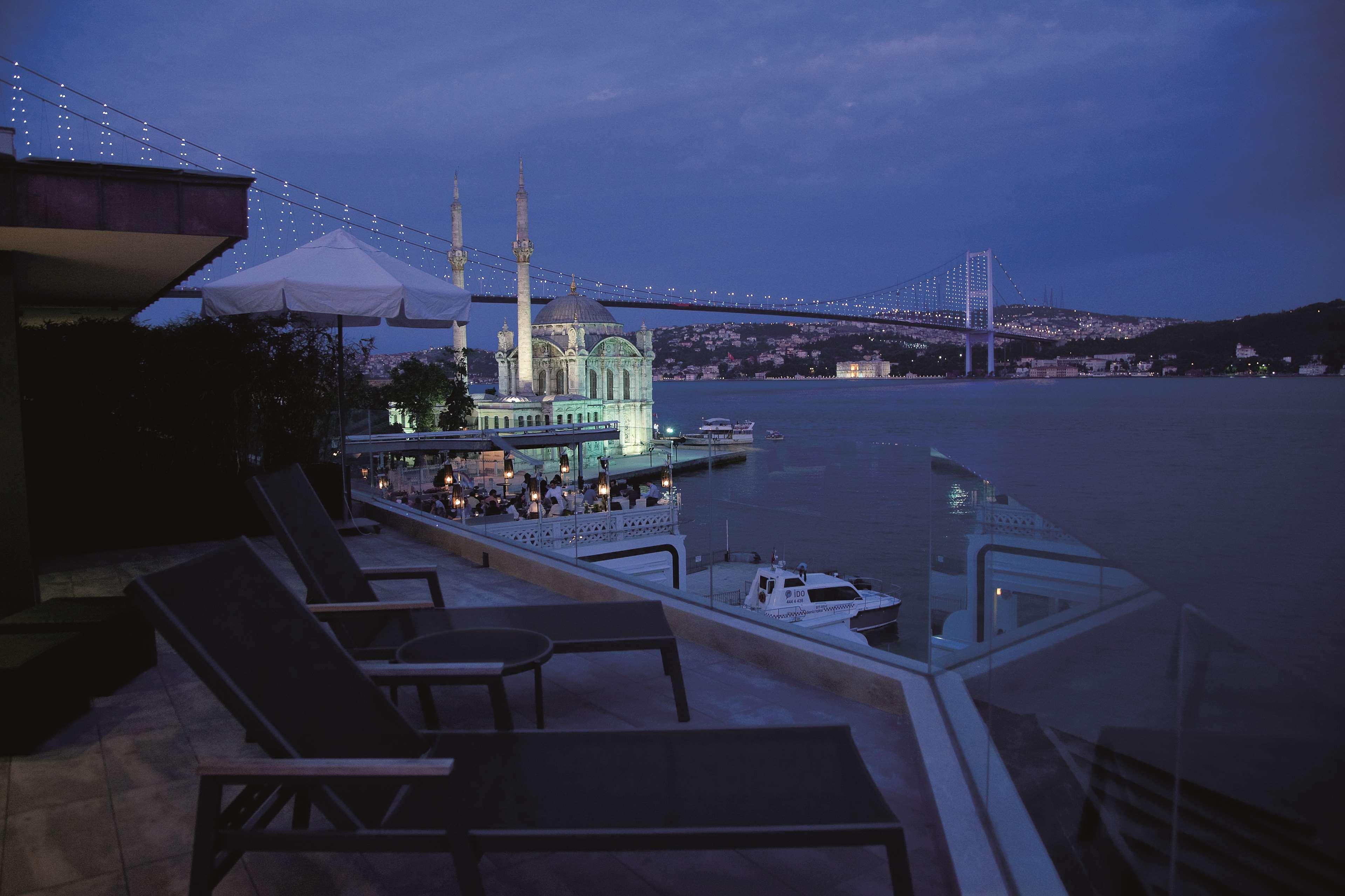 Radisson Blu Bosphorus Hotel Istanbul Bagian luar foto View of the Bosphorus from the Four Seasons Hotel Istanbul