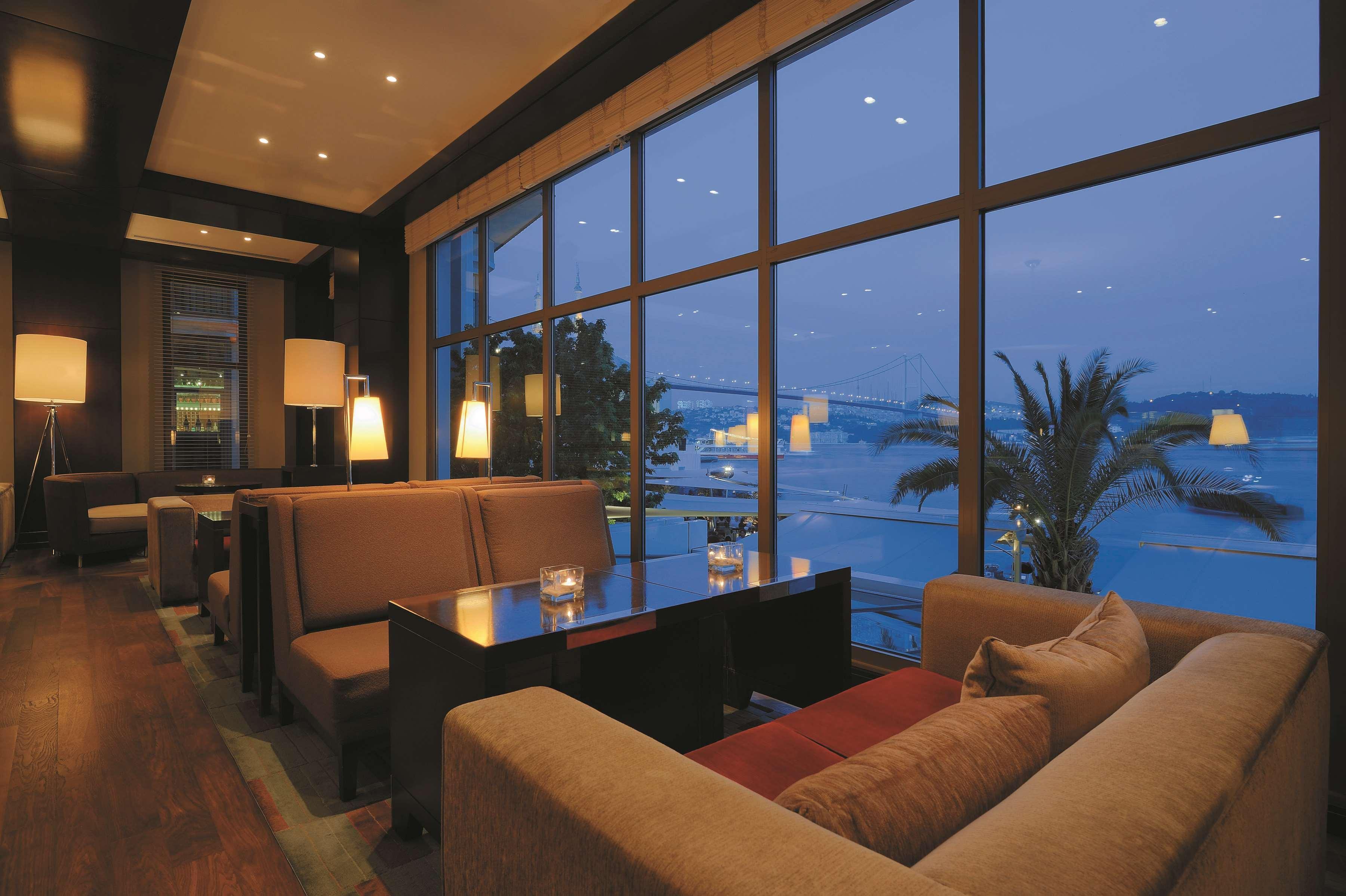 Radisson Blu Bosphorus Hotel Istanbul Bagian luar foto The lounge at the airport