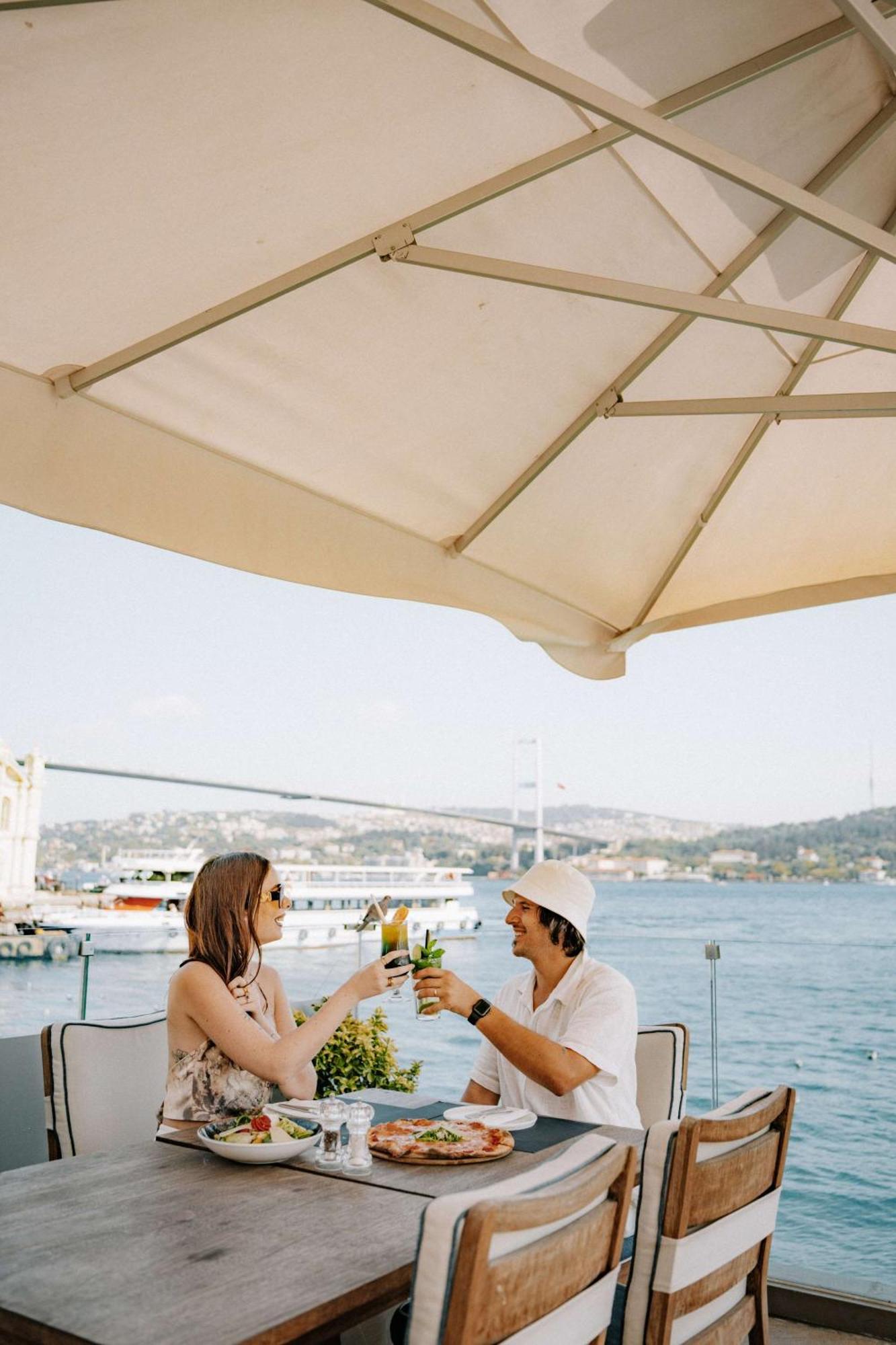 Radisson Blu Bosphorus Hotel Istanbul Bagian luar foto The Bosphorus